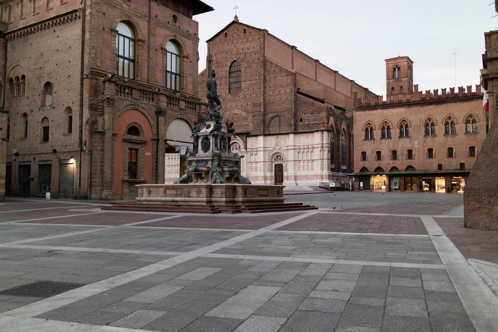Casa Isolani Luxury Rooms Piazza Maggiore Bologna Luaran gambar