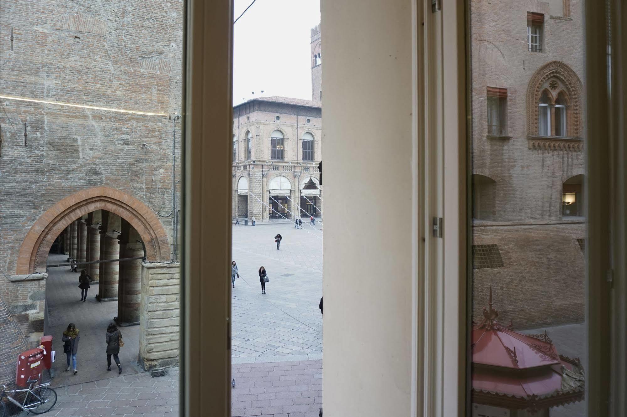 Casa Isolani Luxury Rooms Piazza Maggiore Bologna Luaran gambar